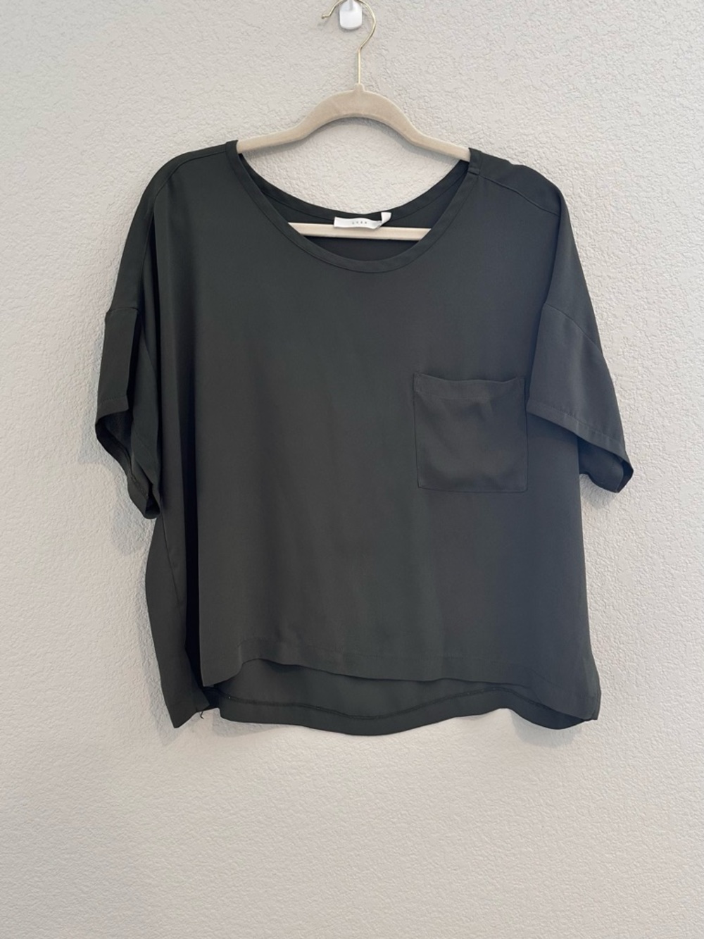 Lush Relaxed Short-Sleeve Pocket Tee in Olive Green